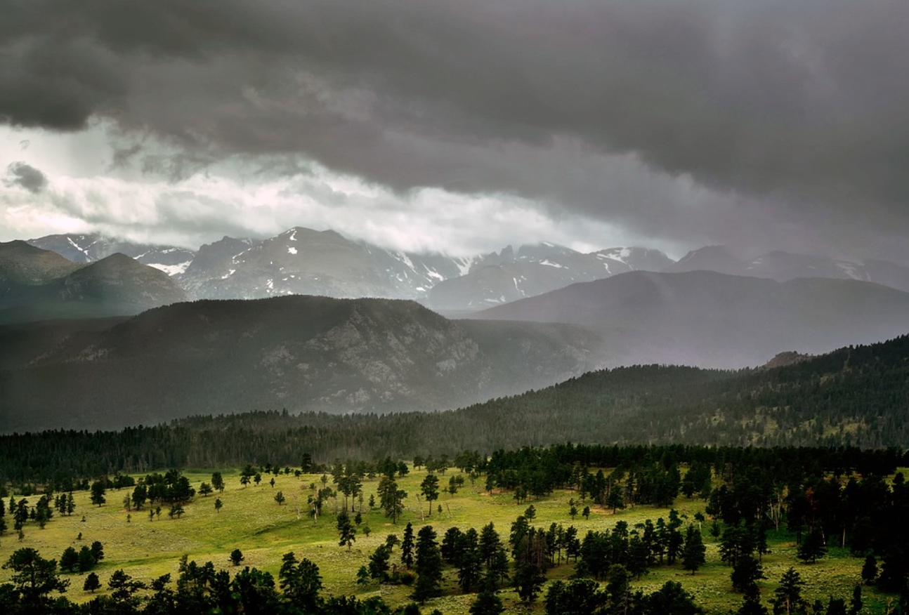 Missing Colorado hiker found dead after several months, but his dog is alive by his side.
